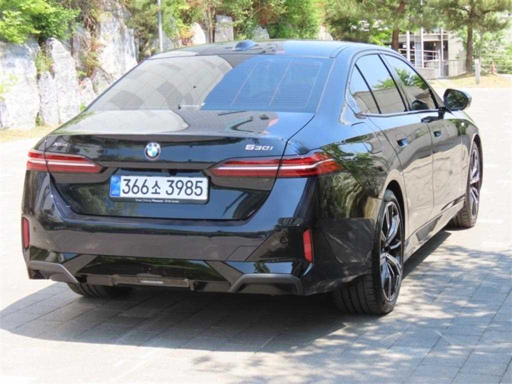 BMW 5 Series - Vista 3
