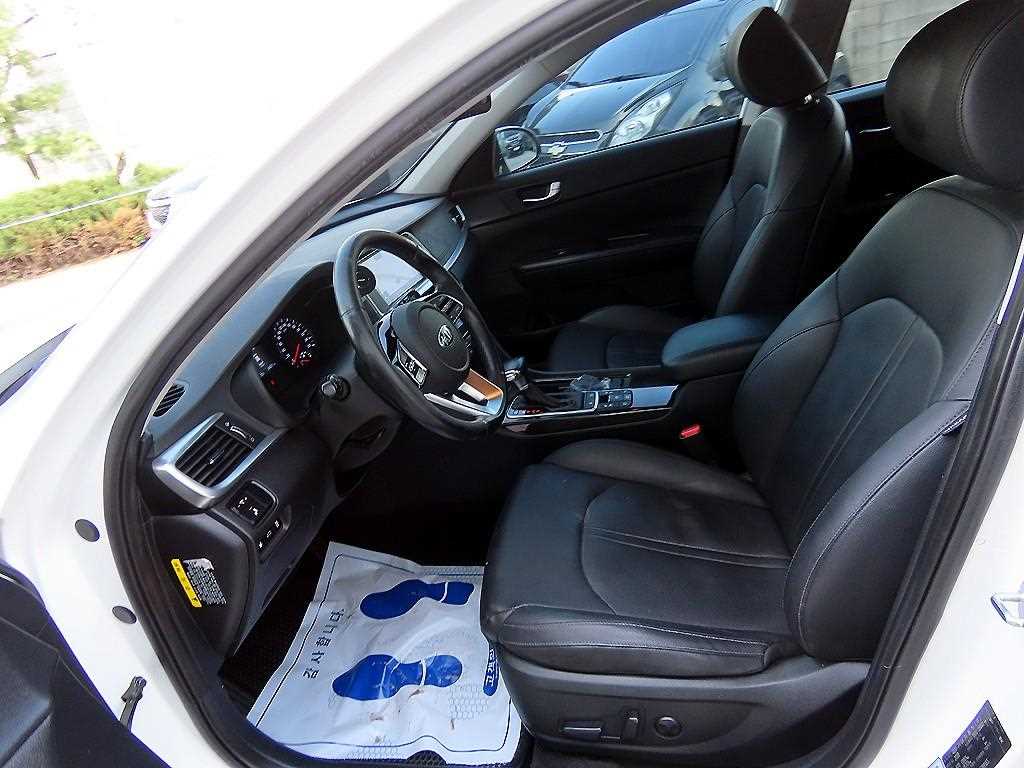 KIA K5 - Vista 5