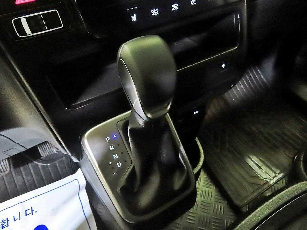 HYUNDAI Staria - Vista 12