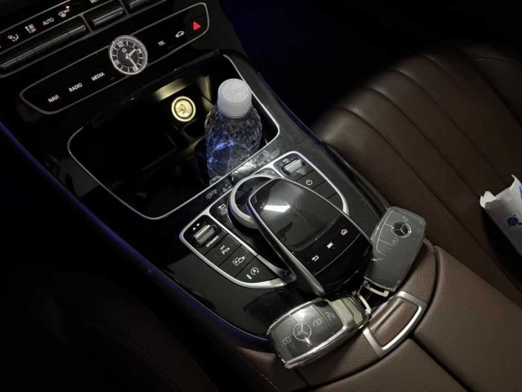 Mercedes Benz E class - Vista 9