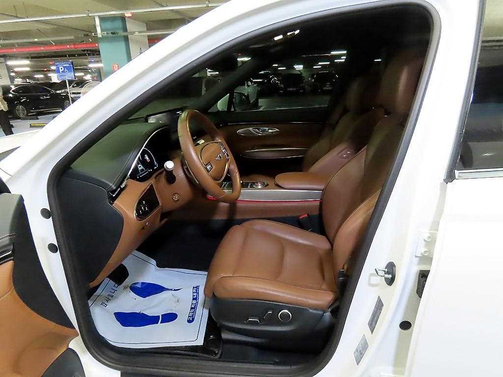 Genesis GV70 - Vista 6