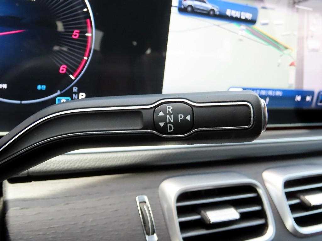 Mercedes Benz GLE Class - Vista 11