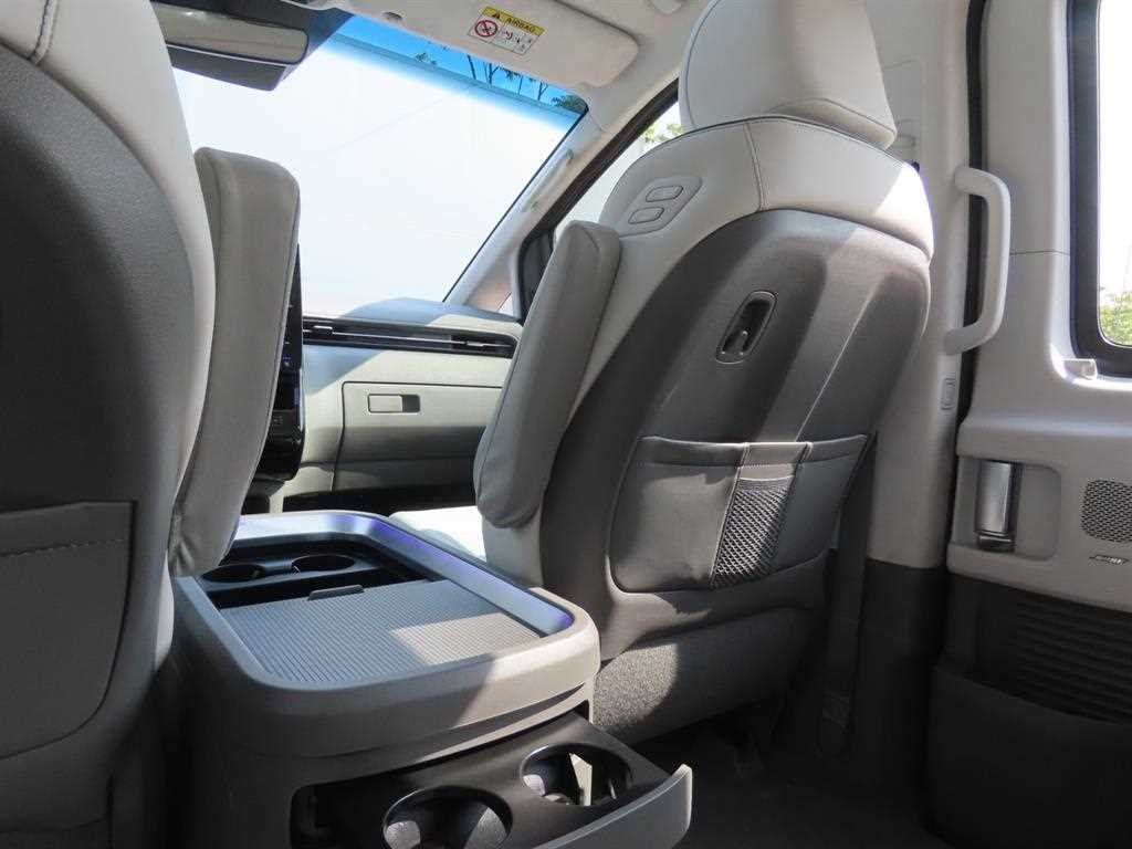 HYUNDAI Staria - Vista 8