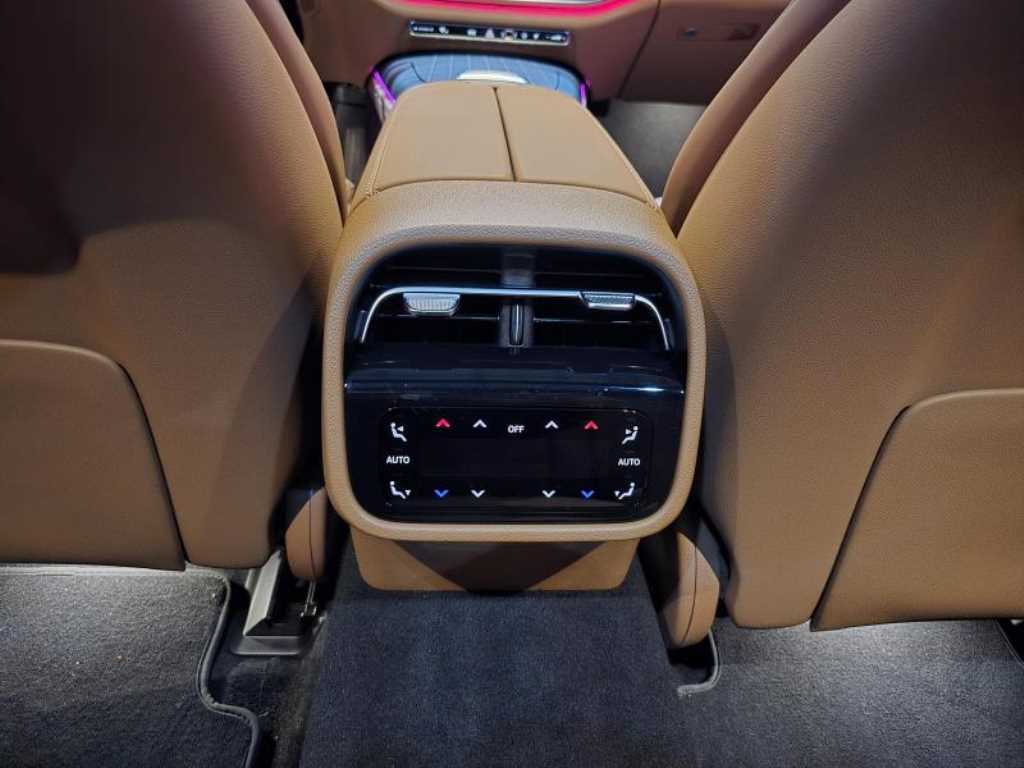 Mercedes Benz E class - Vista 12