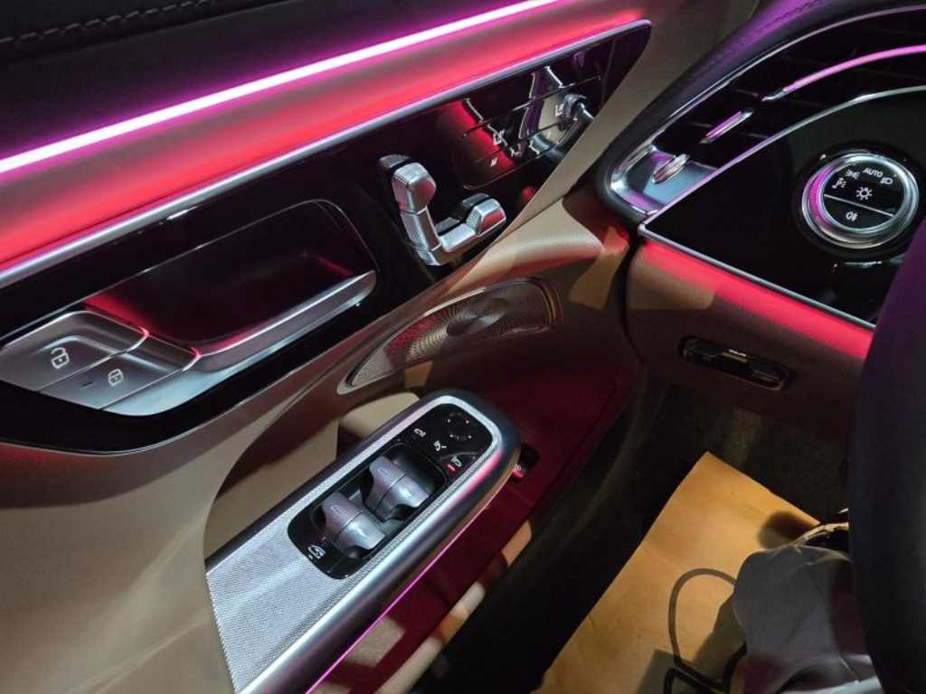 Mercedes Benz E class - Vista 9