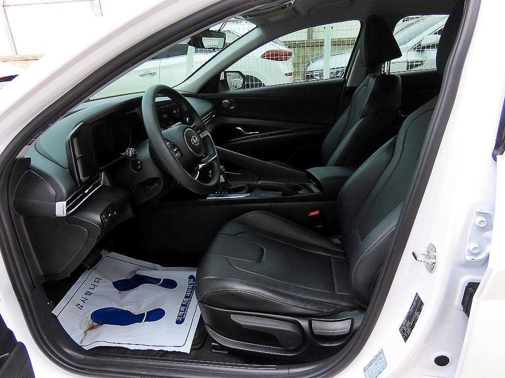 HYUNDAI Avante - Vista 5