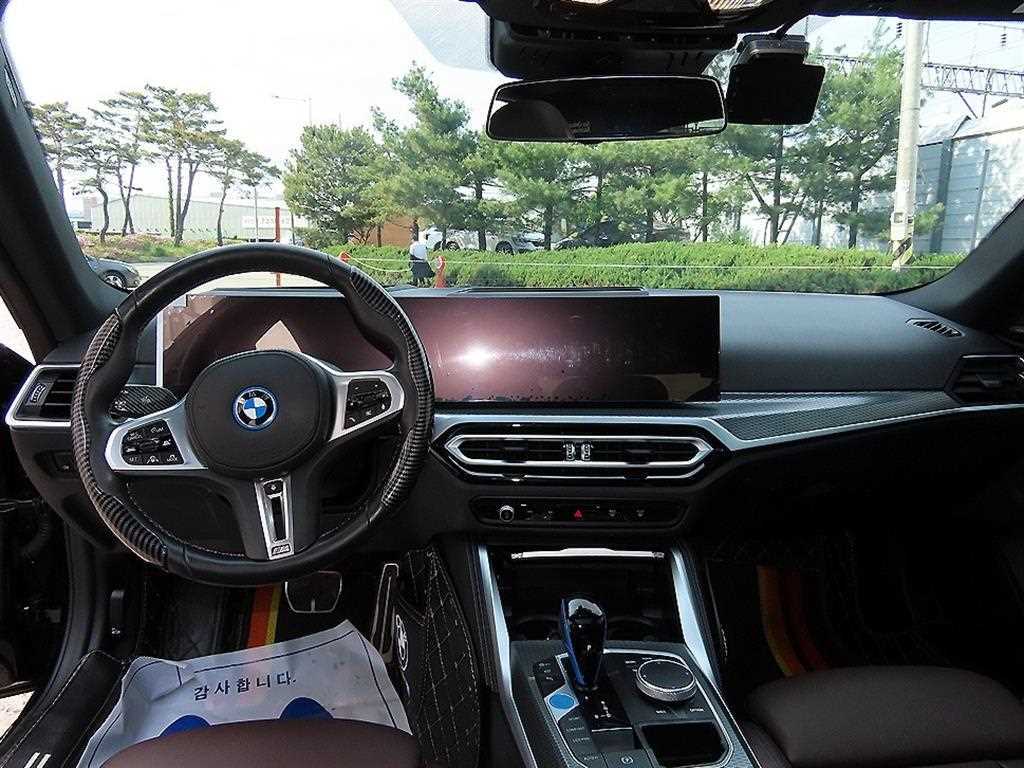 BMW i4 - Vista 7