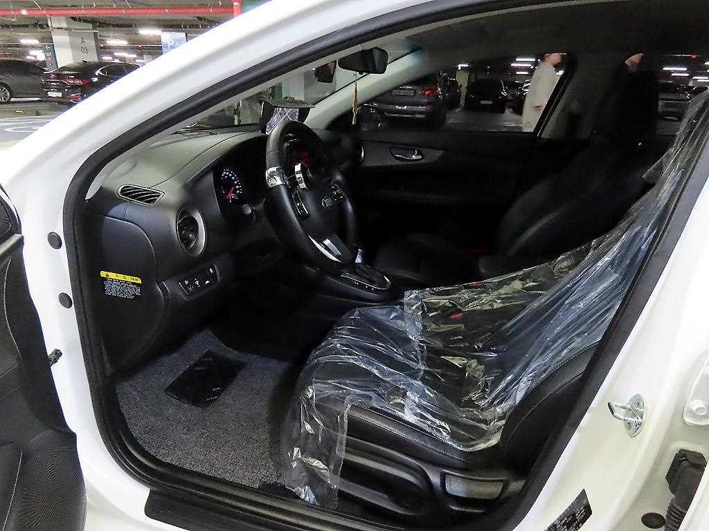 KIA K3 - Vista 6