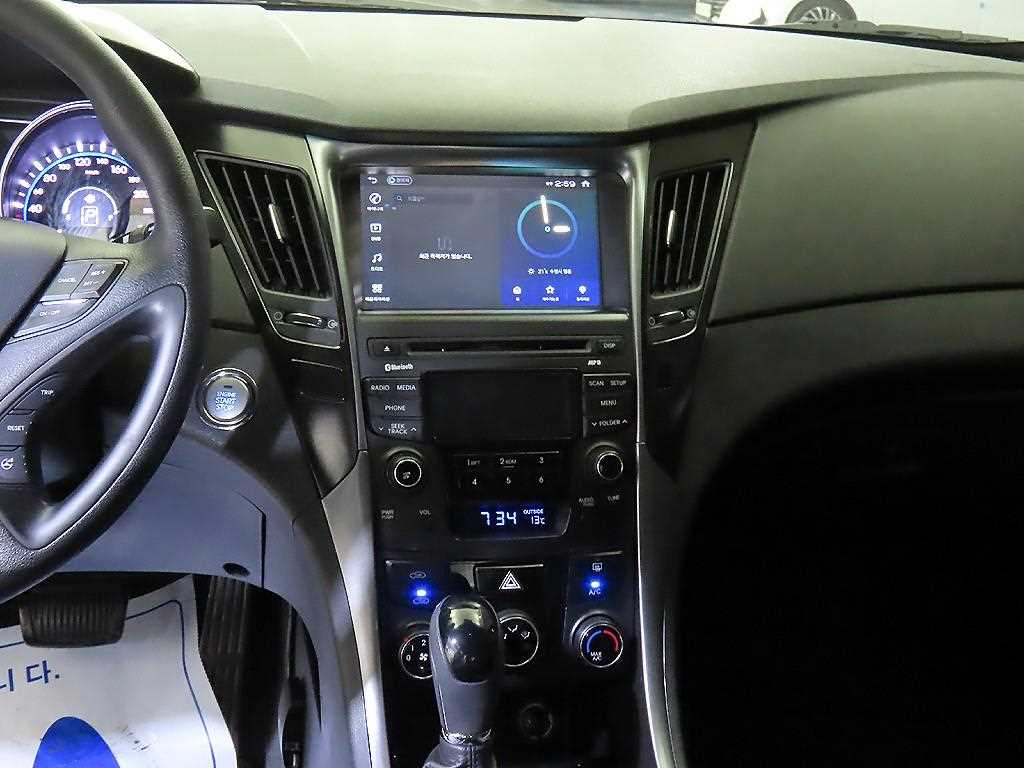 HYUNDAI Sonata - Vista 11