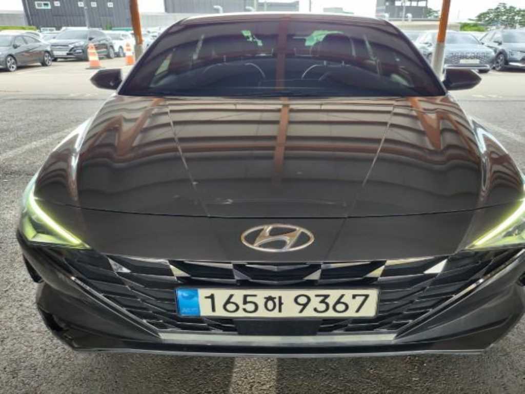 HYUNDAI Avante - Vista 2