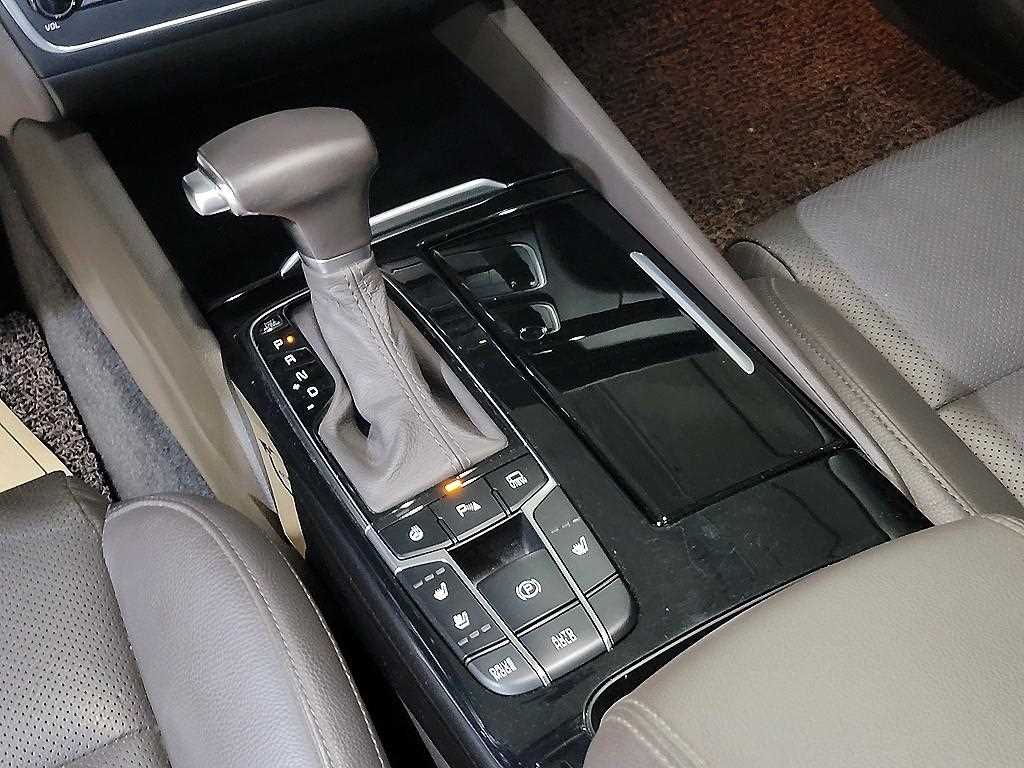 KIA K7 - Vista 12