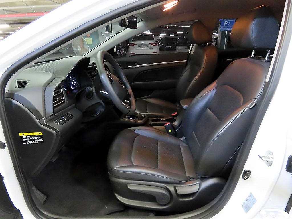 HYUNDAI Avante - Vista 6