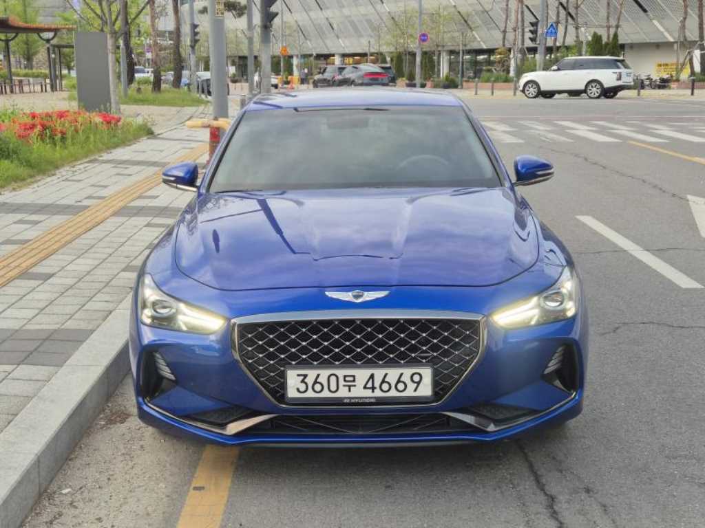 Genesis G70 - Vista 3