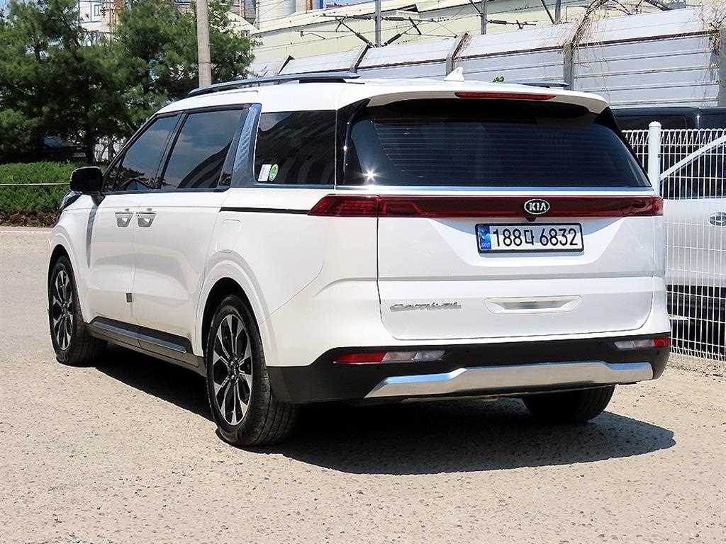 KIA Carnival - Vista 3