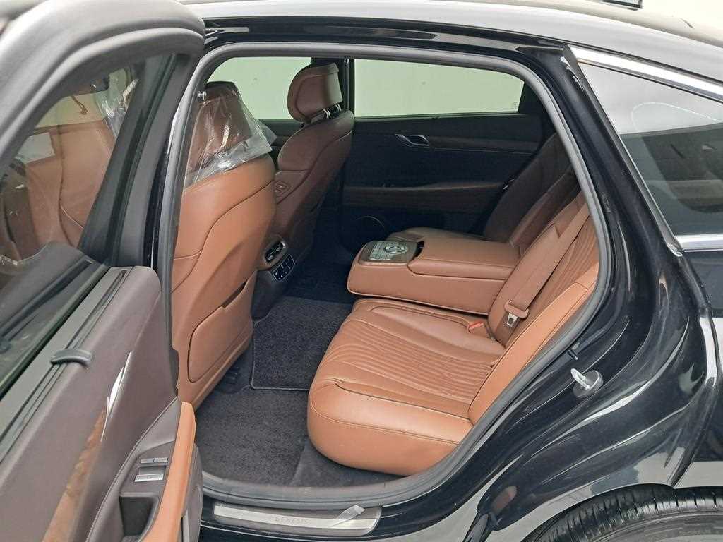 Genesis G80 - Vista 12