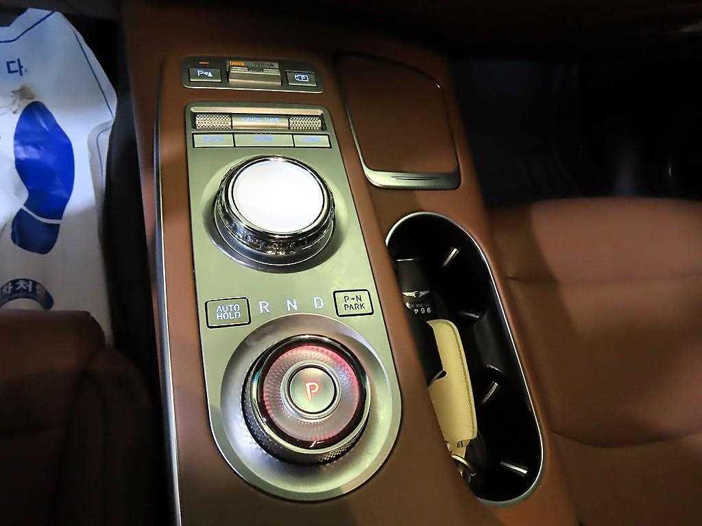 Genesis GV70 - Vista 12