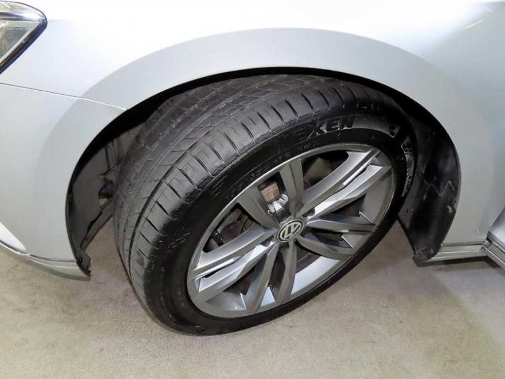 Volkswagen Passat 2018 Plateado - Importación desde Corea - HF Imports Iquique - Foto 19
