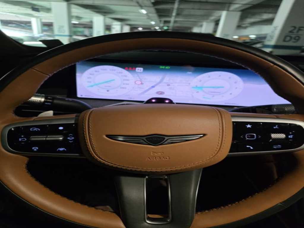 Genesis GV80 - Vista 5