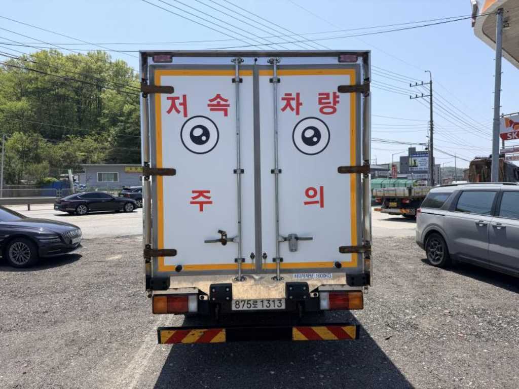 medium and large cargo truck - Vista 5