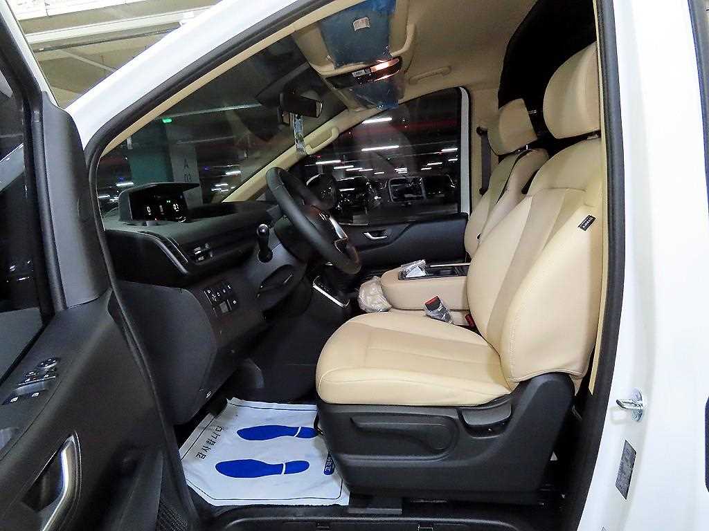 HYUNDAI Staria - Vista 6