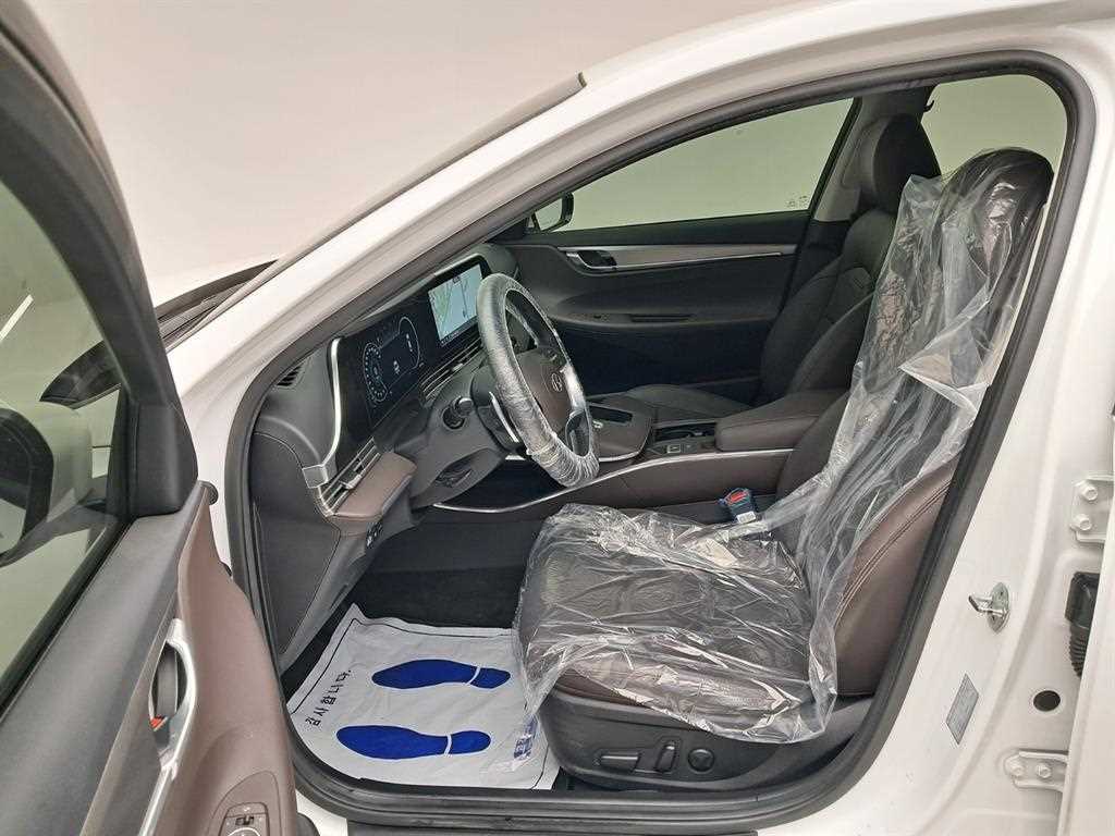 HYUNDAI Grandeur - Vista 11