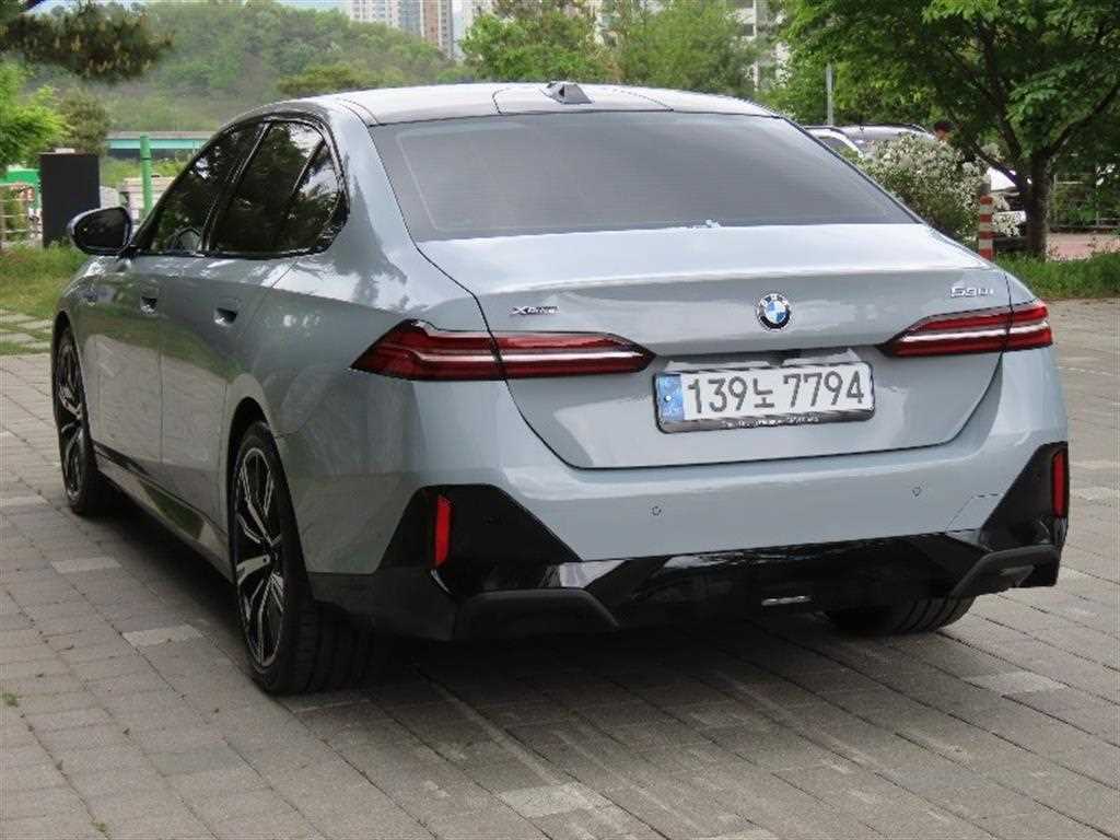BMW 5 Series - Vista 4