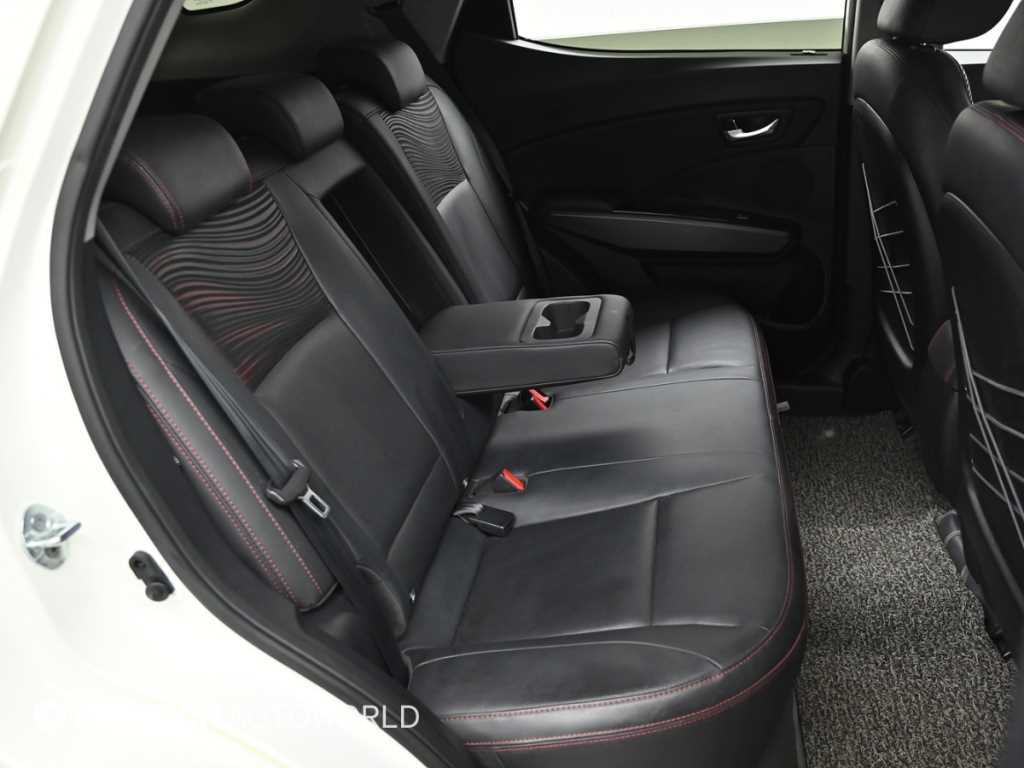 Ssangyong Tivoli - Vista 12