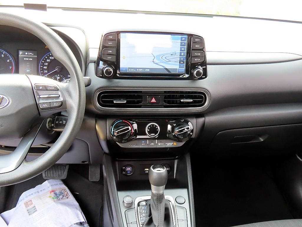 HYUNDAI Kona - Vista 10
