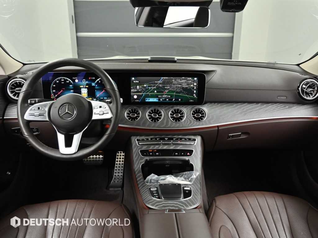Mercedes Benz CLS Class - Vista 8