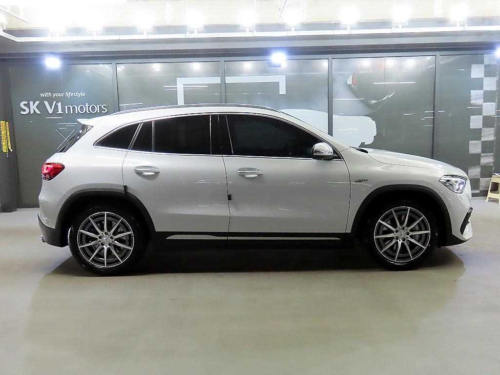 Mercedes Benz GLA Class - Vista 3