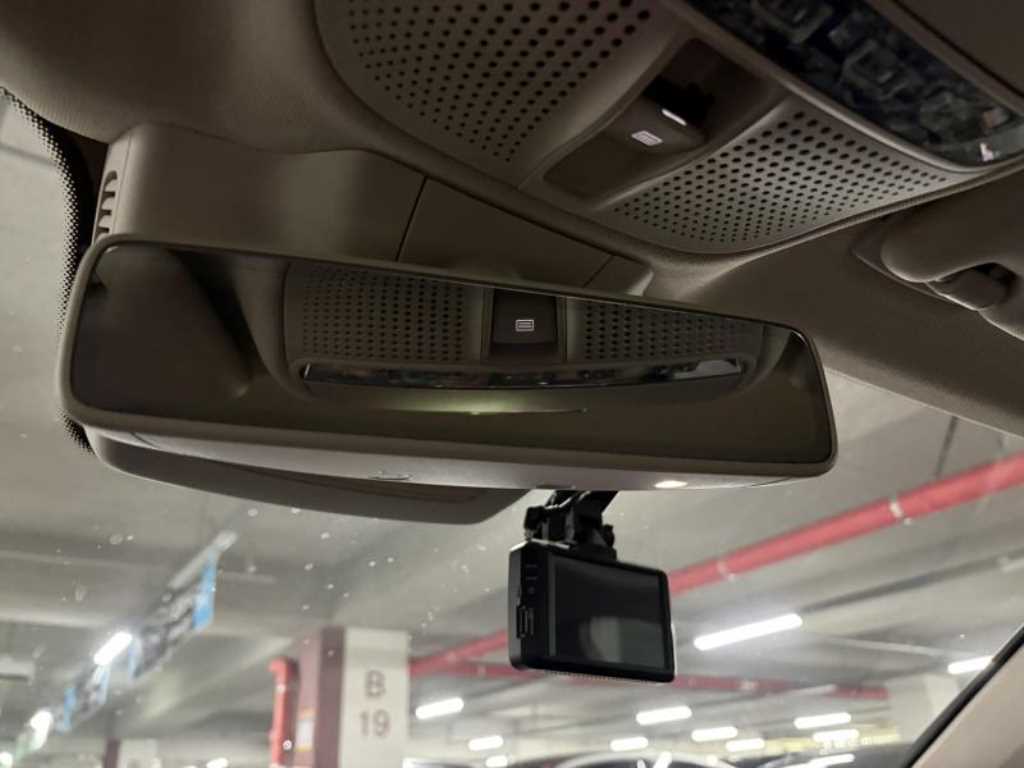 Mercedes Benz E class - Vista 12