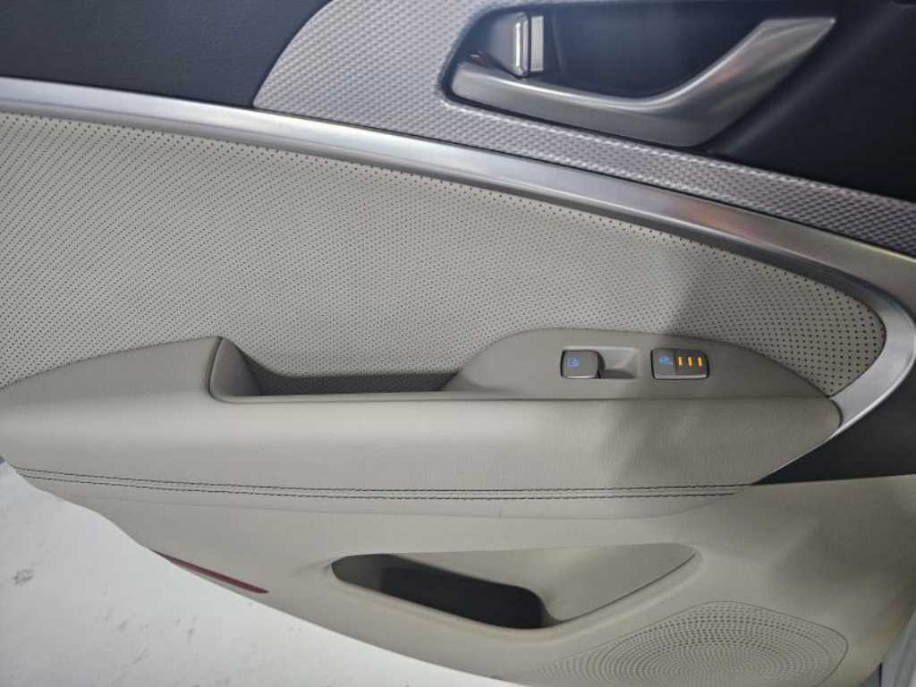 Genesis G70 2022 Blanco - Importación desde Corea - HF Imports Iquique - Foto 14