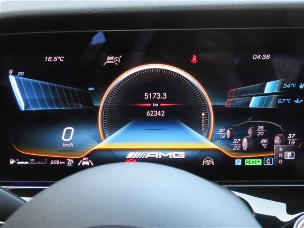 Mercedes Benz AMG GT - Vista 5