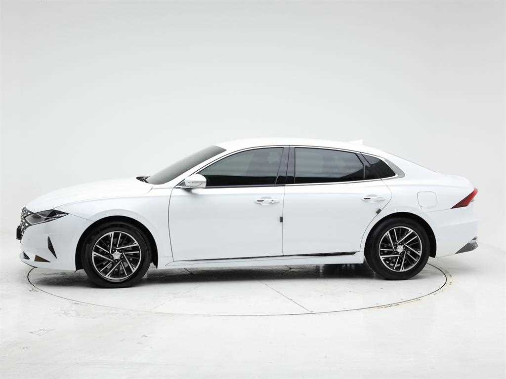 HYUNDAI Grandeur - Vista 3