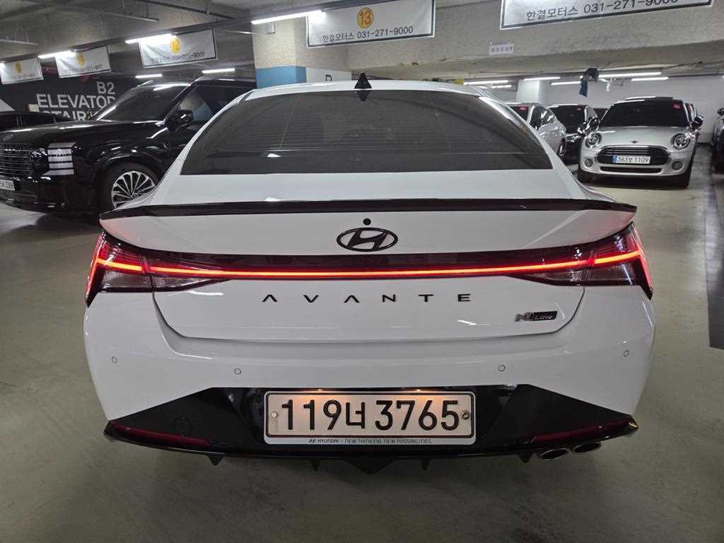 HYUNDAI Avante - Vista 7