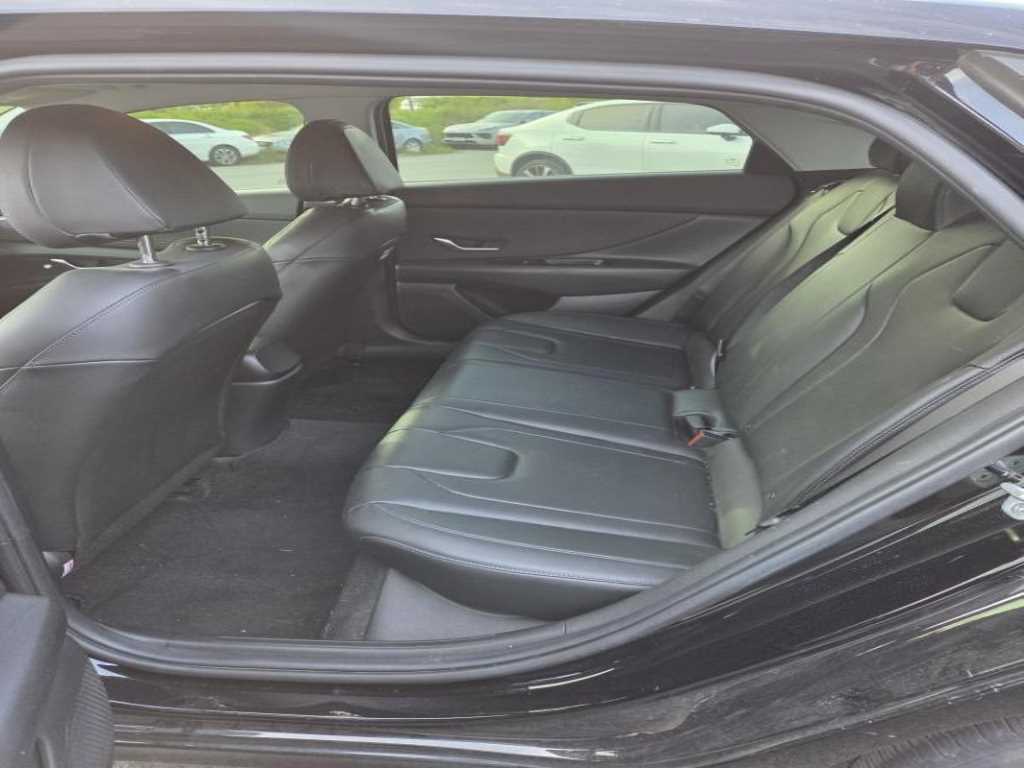 HYUNDAI Avante - Vista 5