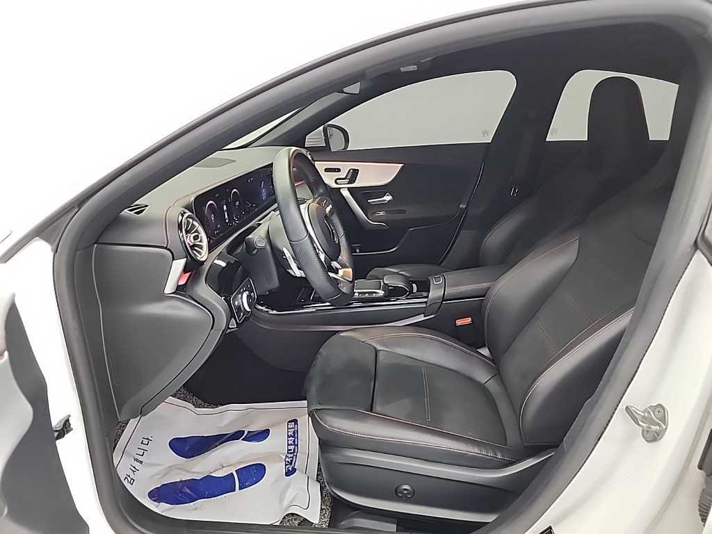 Mercedes Benz CLA Class - Vista 11