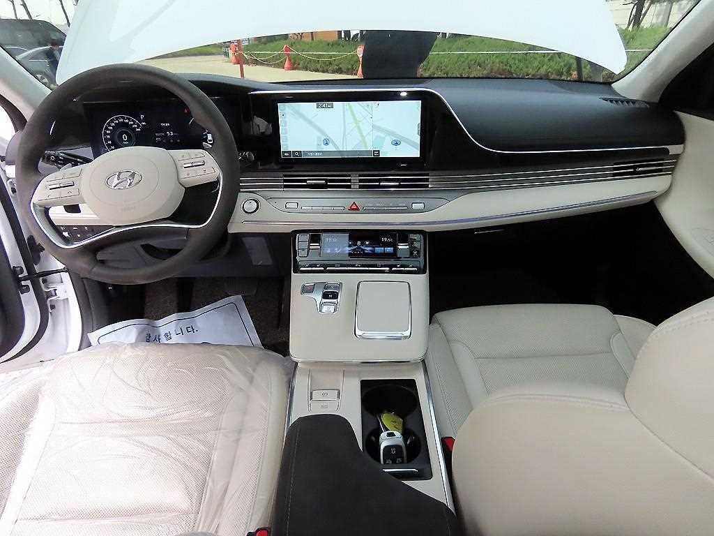 HYUNDAI Grandeur - Vista 7