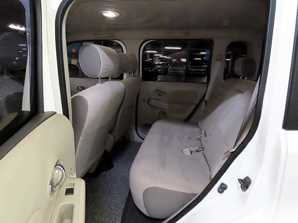 Nissan Cube - Vista 7