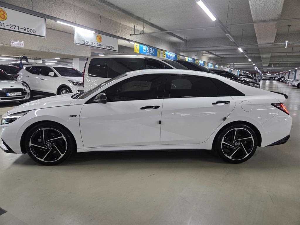 HYUNDAI Avante - Vista 4