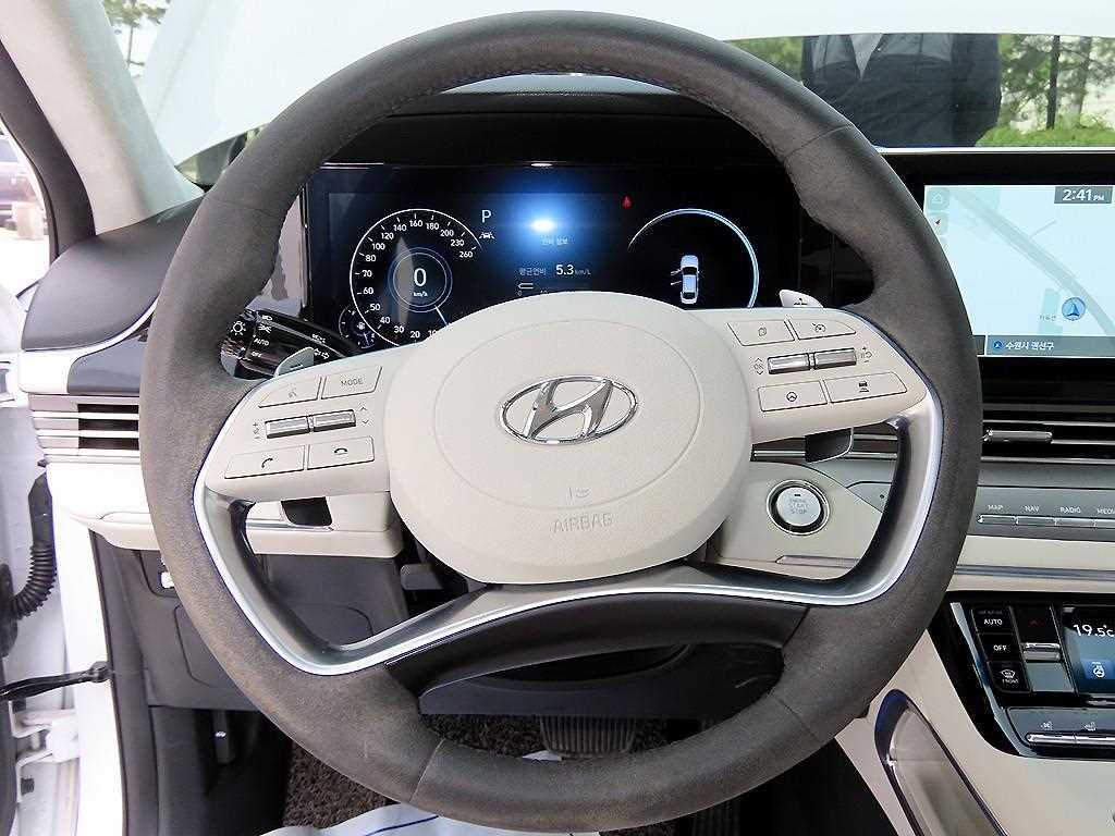 HYUNDAI Grandeur - Vista 8