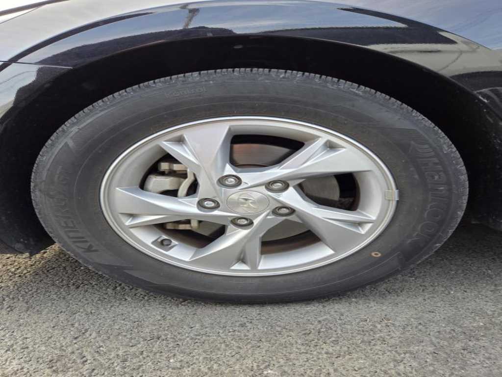 HYUNDAI Avante - Vista 9