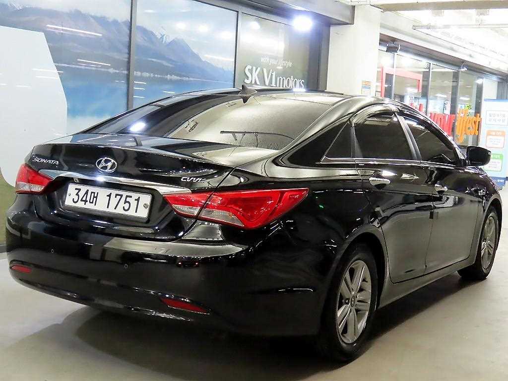 HYUNDAI Sonata - Vista 4