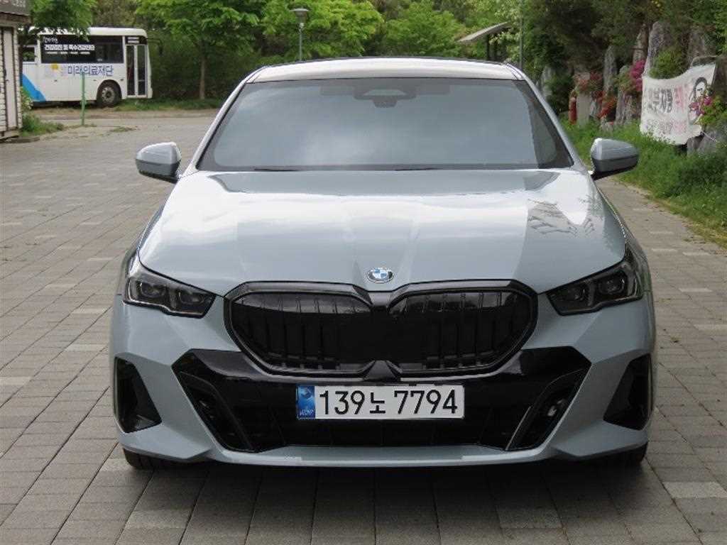 BMW 5 Series 2024 - Importación desde Corea - HF Imports Iquique - Foto 1
