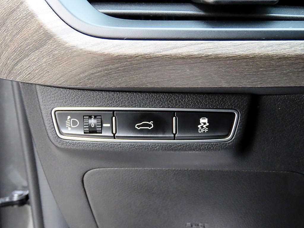 KIA K8 - Vista 12