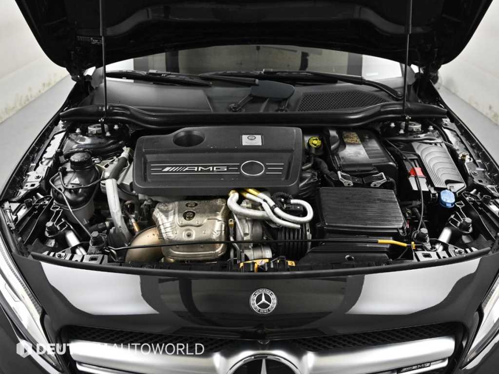 Mercedes Benz GLA Class - Vista 6