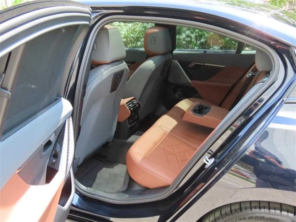 BMW 5 Series 2025 - Importación desde Corea - HF Imports Iquique - Foto 14