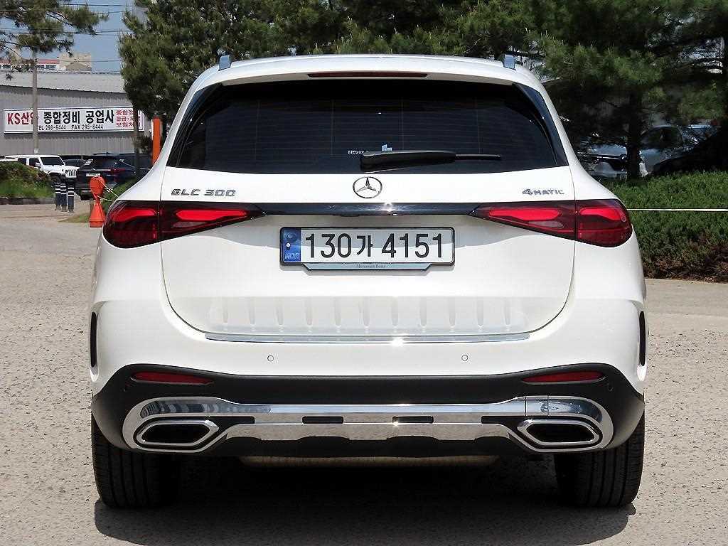 Mercedes Benz GLC Class - Vista 4