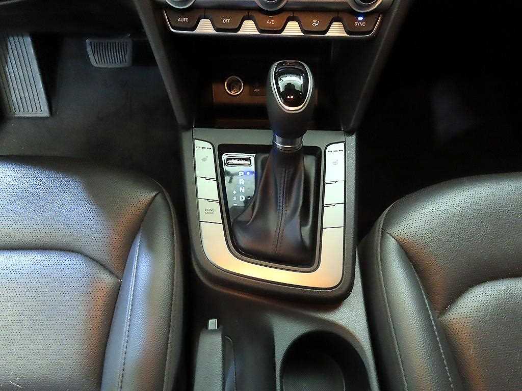 HYUNDAI Avante - Vista 12