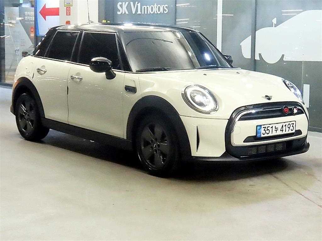 Mini Cooper 2023 Blanco - Importación desde Corea - HF Imports Iquique - Foto 1